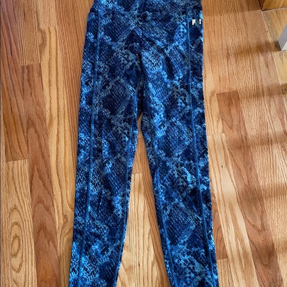 Victoria’s Secret PINK Ultimate Legging. - Picture 6 of 9